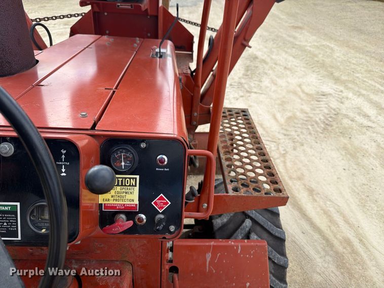image for item FJ0532 1989 Ditch Witch 5010DD vibratory cable plow
