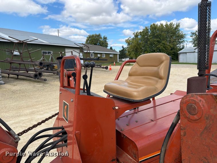 image for item FJ0532 1989 Ditch Witch 5010DD vibratory cable plow