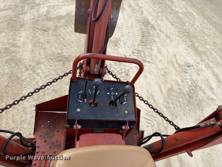 image for item FJ0532 1989 Ditch Witch 5010DD vibratory cable plow