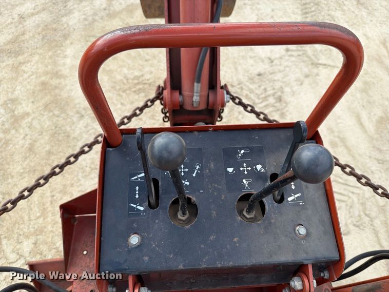 image for item FJ0532 1989 Ditch Witch 5010DD vibratory cable plow