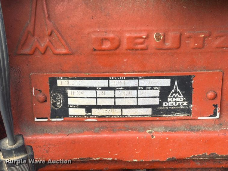 image for item FJ0532 1989 Ditch Witch 5010DD vibratory cable plow