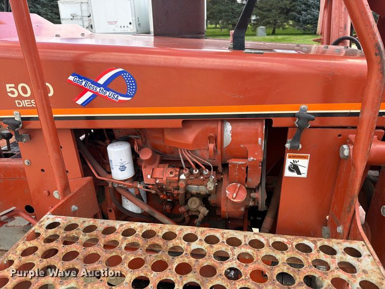 image for item FJ0532 1989 Ditch Witch 5010DD vibratory cable plow