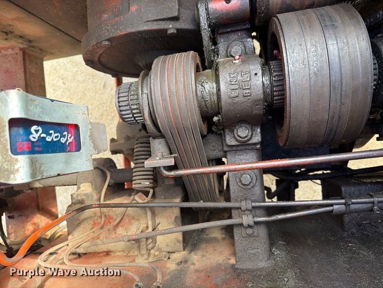 image for item FJ0532 1989 Ditch Witch 5010DD vibratory cable plow