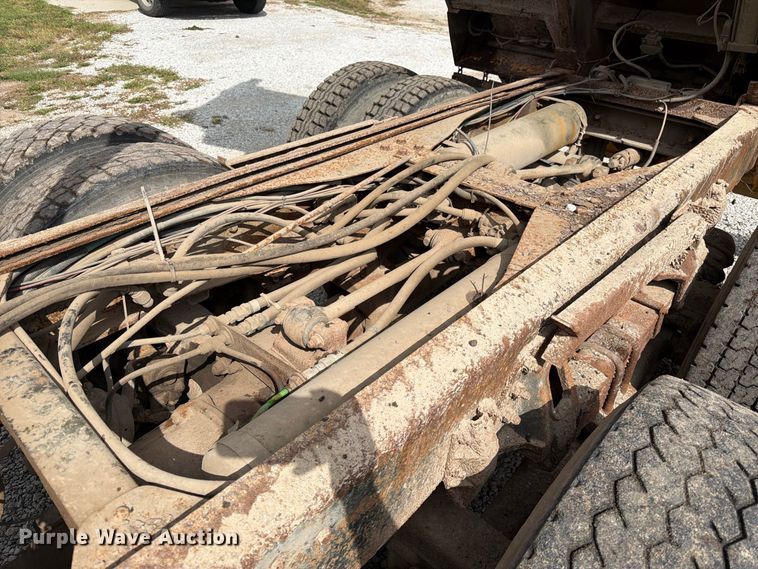 image for item FK3809 2000 GMC C7 dump truck