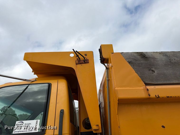 image for item FK3809 2000 GMC C7 dump truck