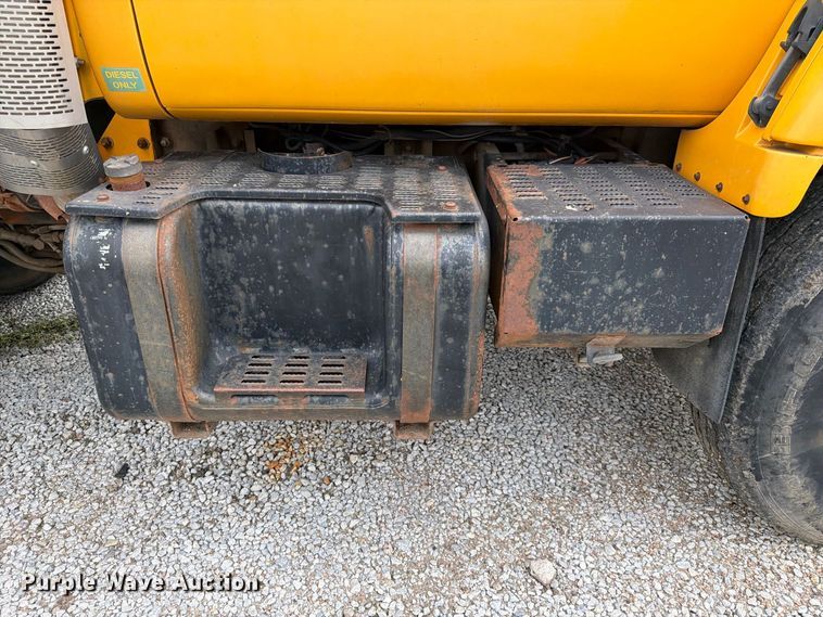 image for item FK3809 2000 GMC C7 dump truck