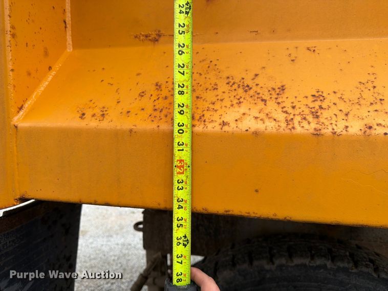 image for item FK3809 2000 GMC C7 dump truck