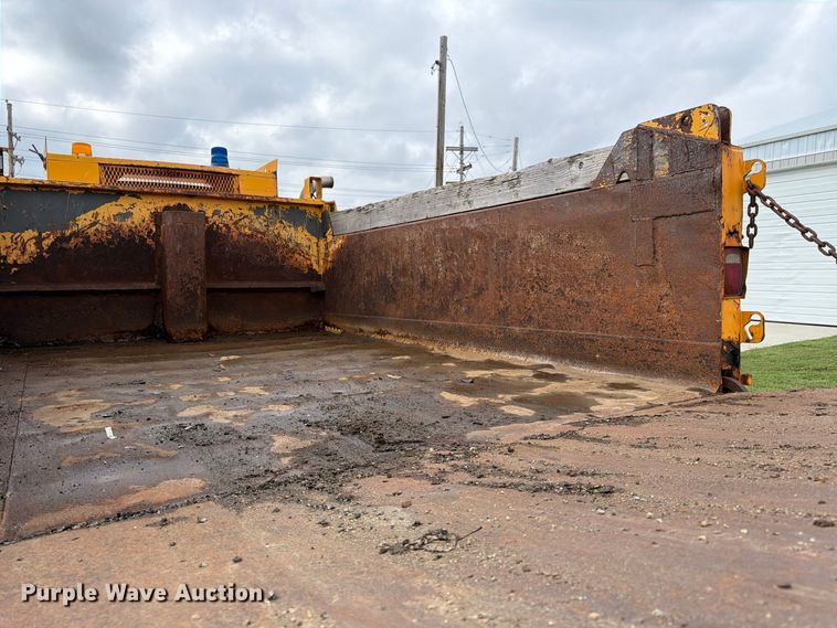 image for item FK3809 2000 GMC C7 dump truck