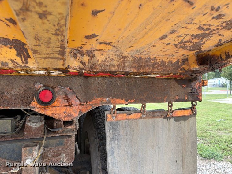 image for item FK3809 2000 GMC C7 dump truck