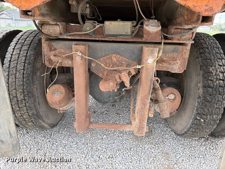 image for item FK3809 2000 GMC C7 dump truck