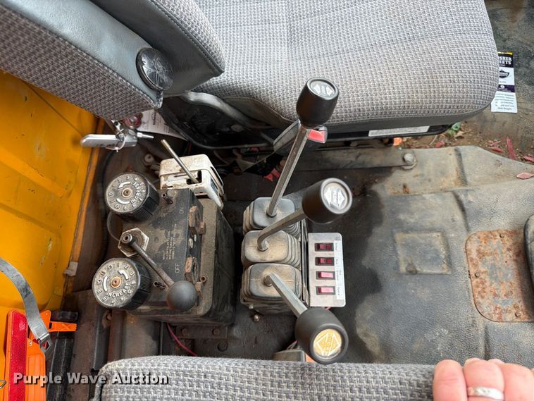 image for item FK3809 2000 GMC C7 dump truck