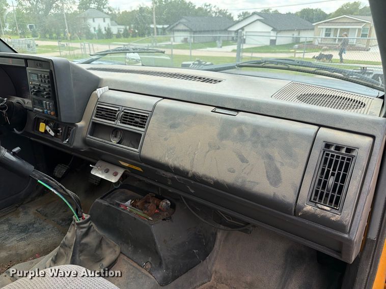 image for item FK3809 2000 GMC C7 dump truck