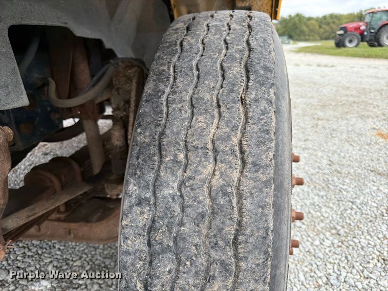image for item FK3809 2000 GMC C7 dump truck