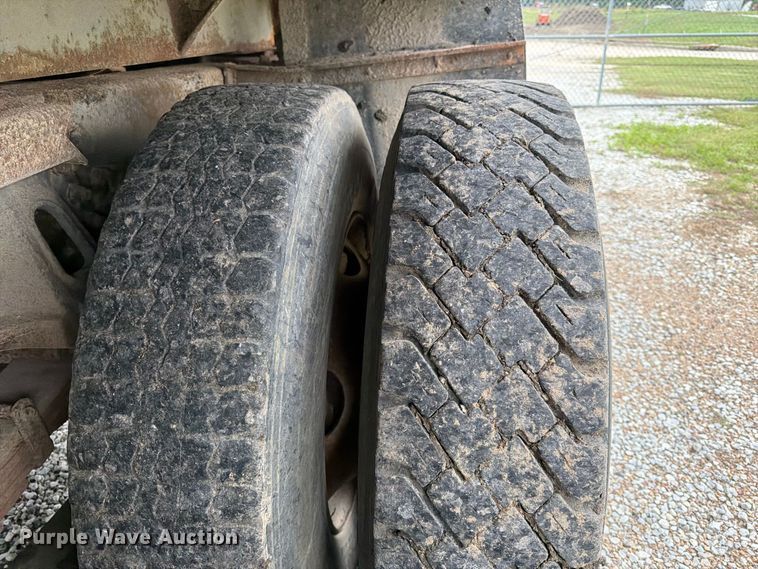 image for item FK3809 2000 GMC C7 dump truck