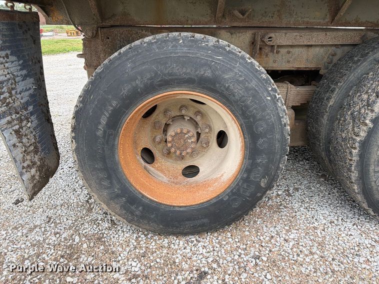 image for item FK3809 2000 GMC C7 dump truck