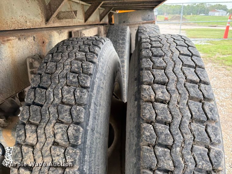 image for item FK3809 2000 GMC C7 dump truck
