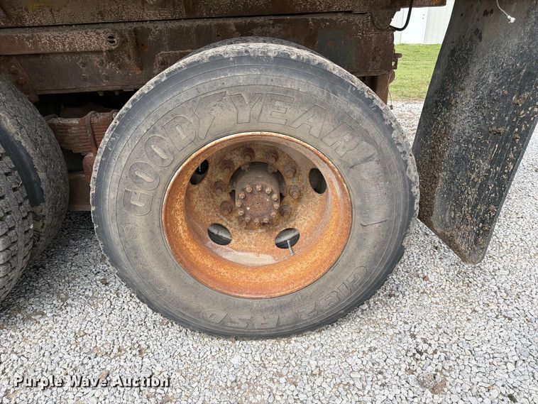 image for item FK3809 2000 GMC C7 dump truck