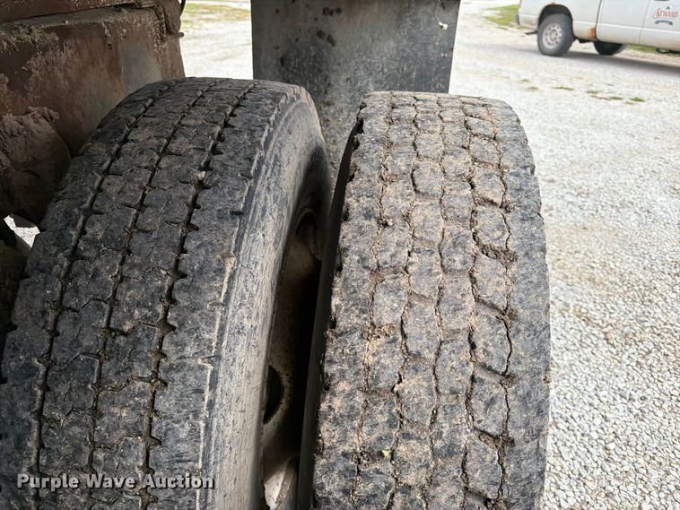 image for item FK3809 2000 GMC C7 dump truck