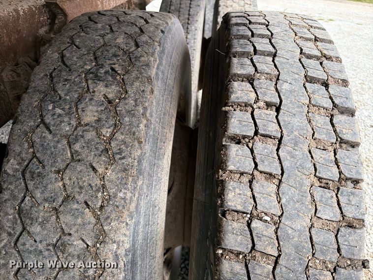 image for item FK3809 2000 GMC C7 dump truck