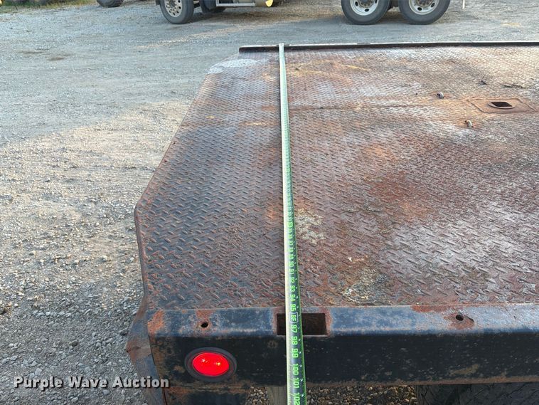 image for item FK5180 2009 Chevrolet Silverado 3500HD Crew Cab flatbed pickup truck