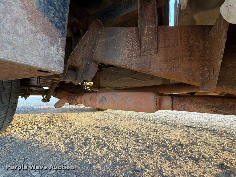 image for item FK5180 2009 Chevrolet Silverado 3500HD Crew Cab flatbed pickup truck