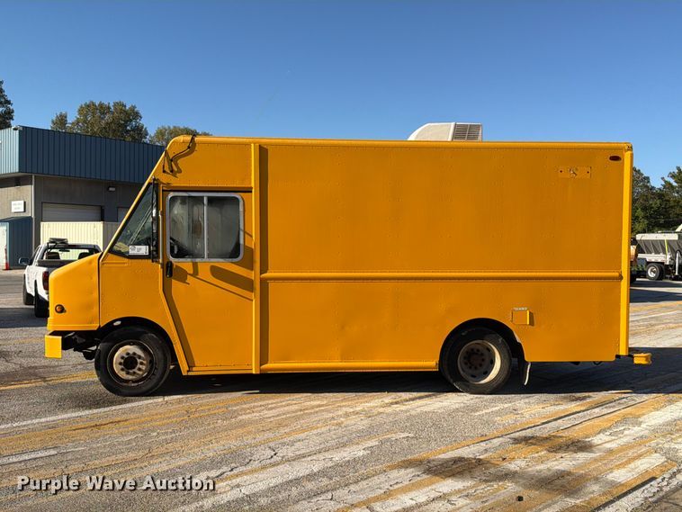 image for item FM6509 2008 Workhorse W42 delivery truck