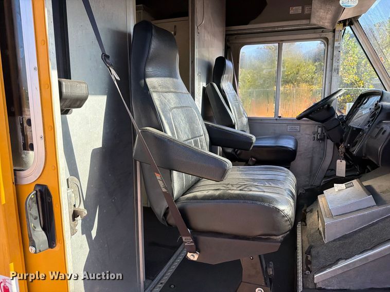 image for item FM6509 2008 Workhorse W42 delivery truck
