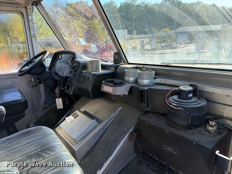 image for item FM6509 2008 Workhorse W42 delivery truck