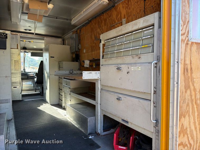 image for item FM6509 2008 Workhorse W42 delivery truck
