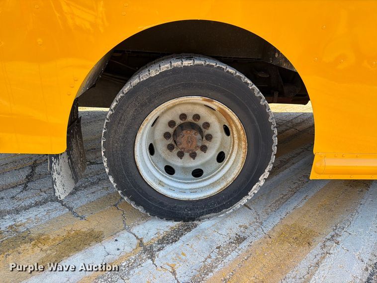 image for item FM6509 2008 Workhorse W42 delivery truck
