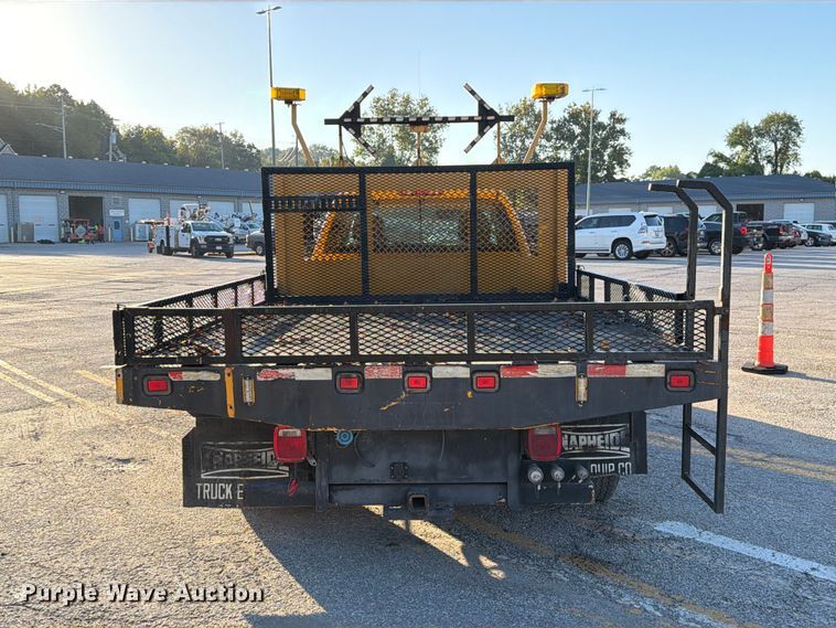 image for item FM6512 2007 Chevrolet Silverado 3500HD flatbed pickup truck