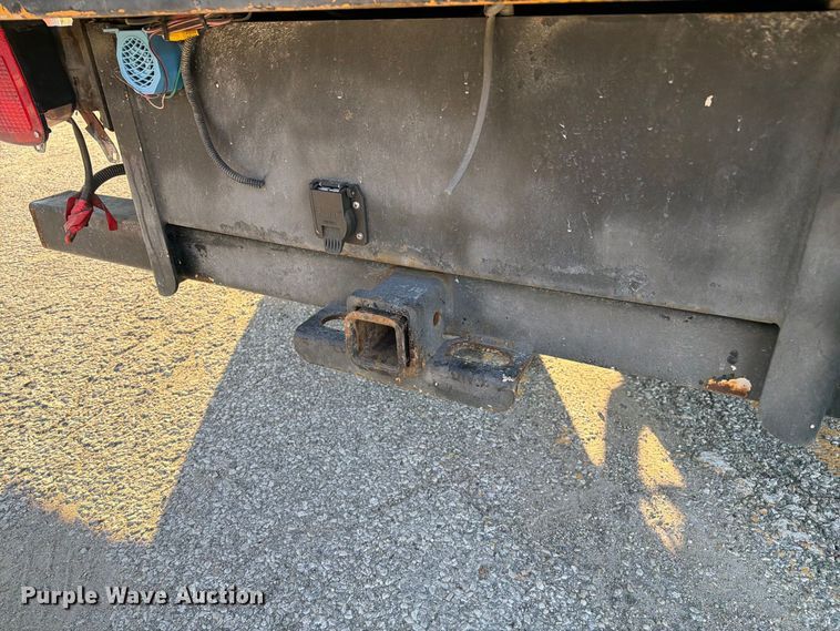 image for item FM6512 2007 Chevrolet Silverado 3500HD flatbed pickup truck