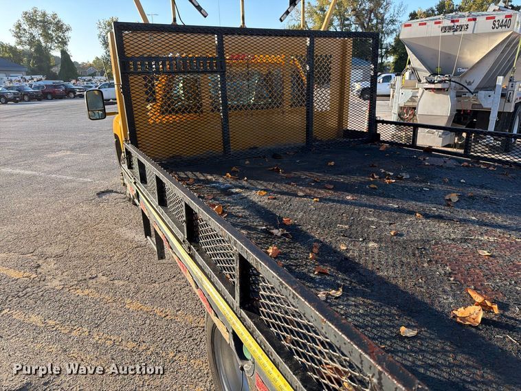 image for item FM6512 2007 Chevrolet Silverado 3500HD flatbed pickup truck