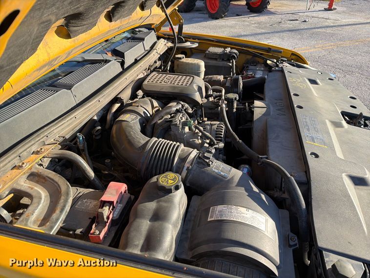 image for item FM6512 2007 Chevrolet Silverado 3500HD flatbed pickup truck
