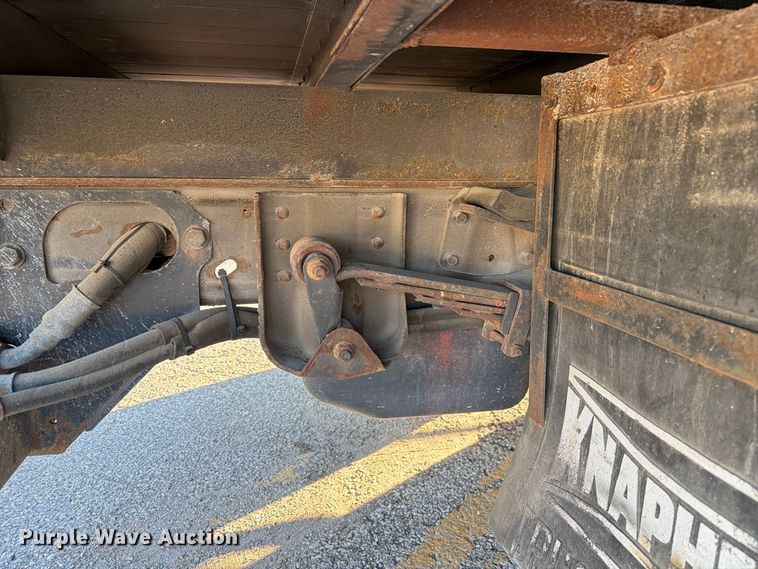 image for item FM6512 2007 Chevrolet Silverado 3500HD flatbed pickup truck