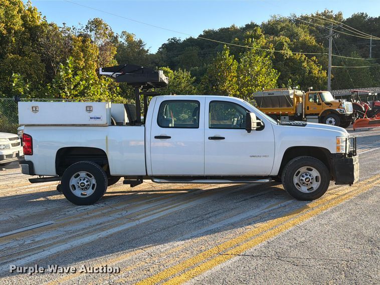 image for item FM6513 2013 Chevrolet Silverado 2500HD Crew Cab pickup truck
