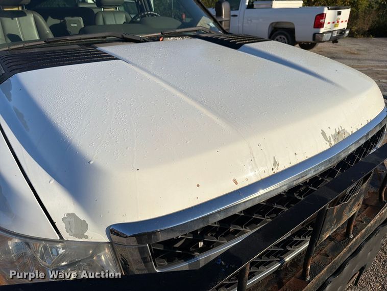 image for item FM6513 2013 Chevrolet Silverado 2500HD Crew Cab pickup truck