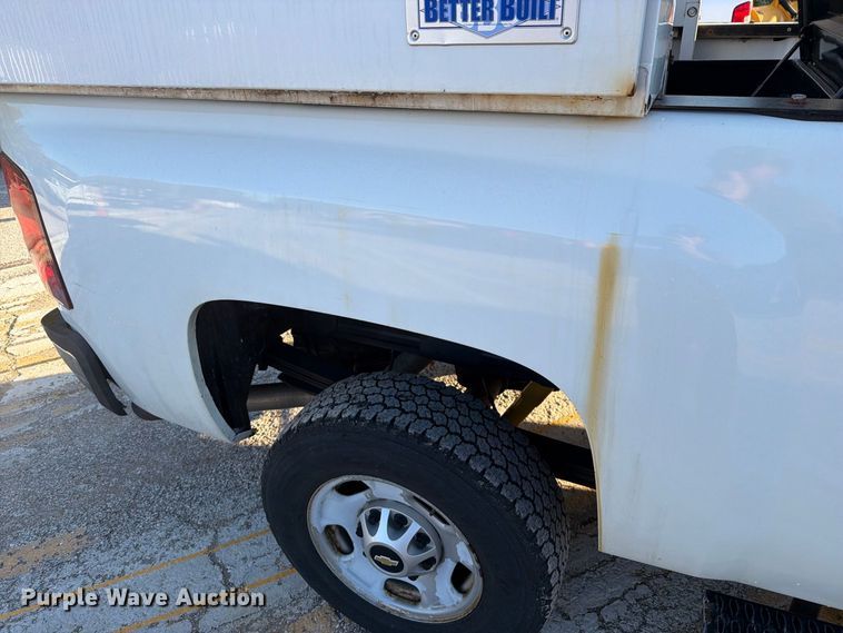 image for item FM6513 2013 Chevrolet Silverado 2500HD Crew Cab pickup truck