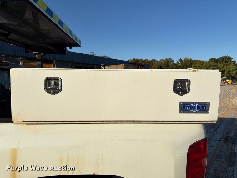 image for item FM6513 2013 Chevrolet Silverado 2500HD Crew Cab pickup truck