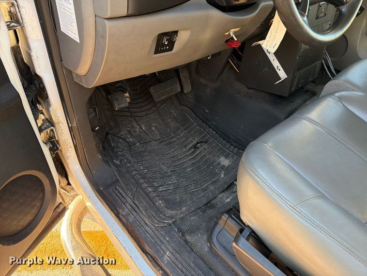 image for item FM6513 2013 Chevrolet Silverado 2500HD Crew Cab pickup truck