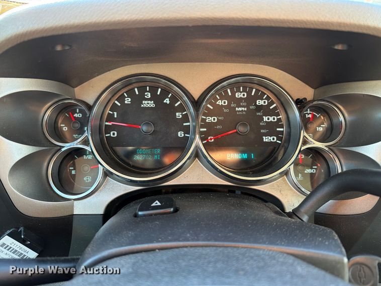 image for item FM6513 2013 Chevrolet Silverado 2500HD Crew Cab pickup truck