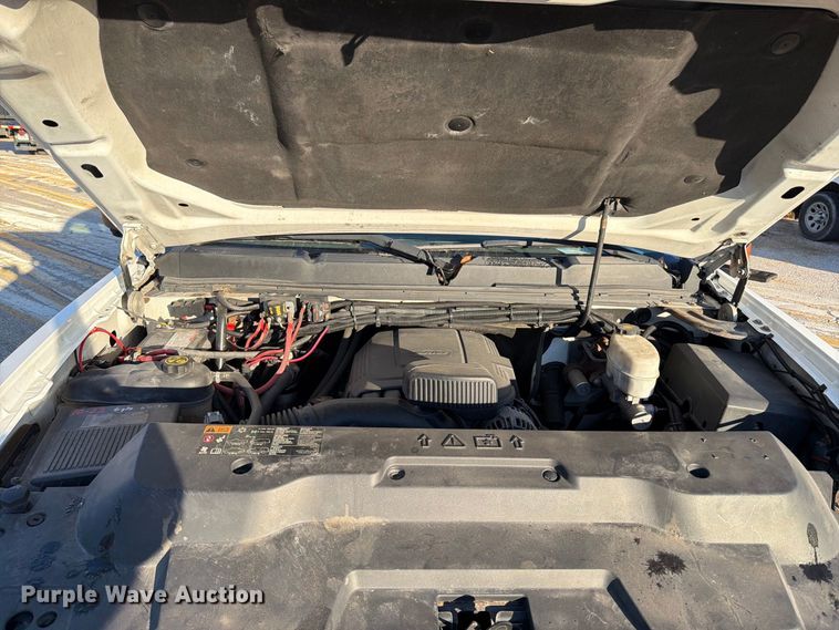 image for item FM6513 2013 Chevrolet Silverado 2500HD Crew Cab pickup truck