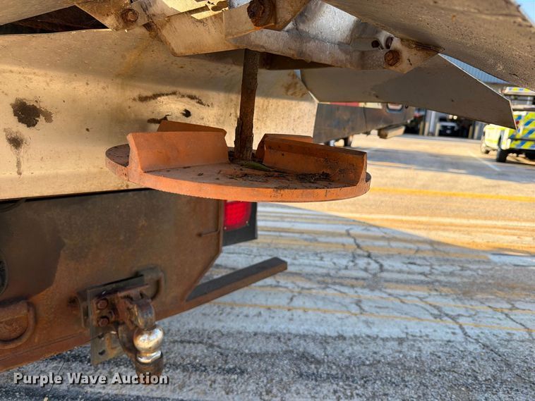 image for item FM6514 2009 Chevrolet Silverado 3500HD flatbed pickup truck