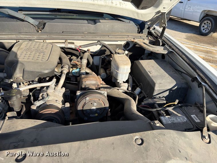 image for item FM6514 2009 Chevrolet Silverado 3500HD flatbed pickup truck