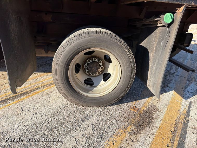 image for item FM6514 2009 Chevrolet Silverado 3500HD flatbed pickup truck