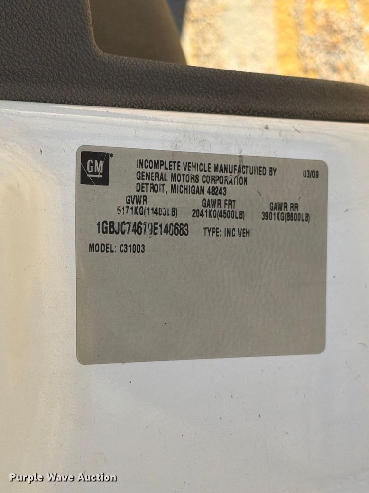 image for item FM6514 2009 Chevrolet Silverado 3500HD flatbed pickup truck