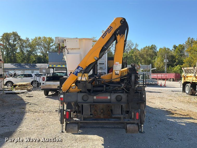 image for item FM6515 2012 International 7400 hook lift truck