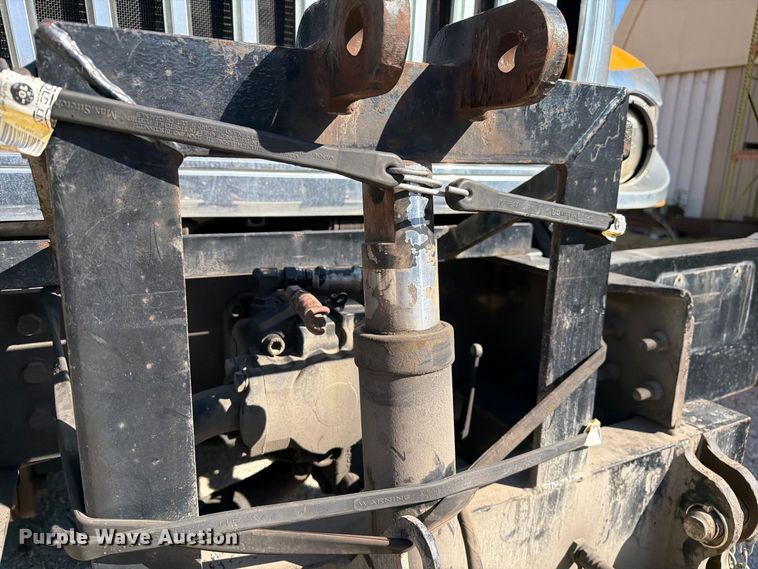 image for item FM6515 2012 International 7400 hook lift truck