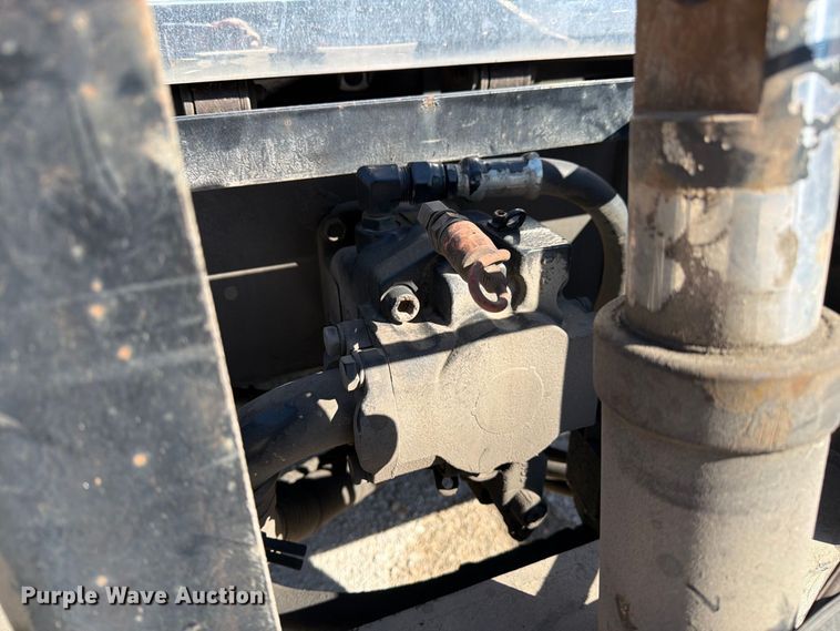 image for item FM6515 2012 International 7400 hook lift truck