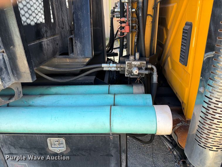 image for item FM6515 2012 International 7400 hook lift truck